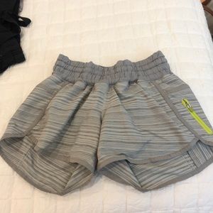 Lululemon Size 4 Tracker shorts